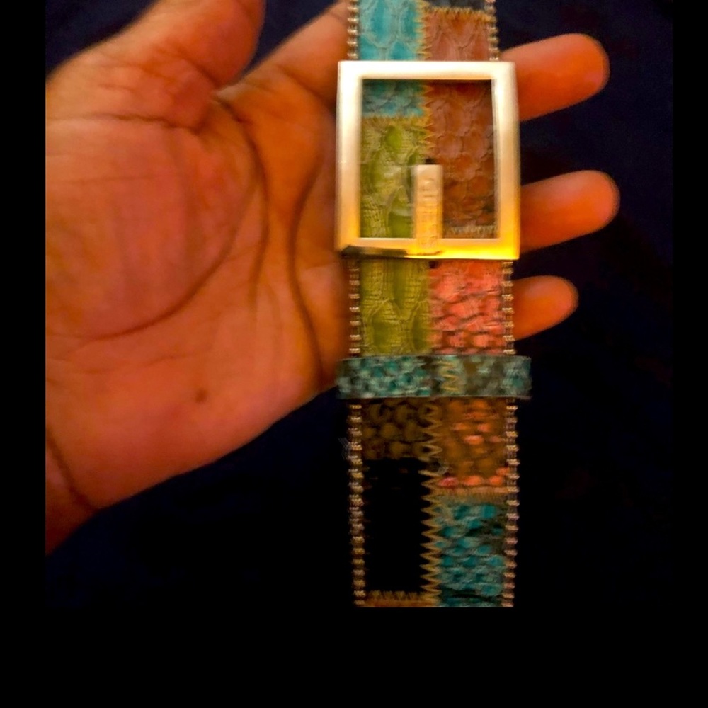 BEAUTIFUL GUESS MULTI COLOR METALLIC WOMENS BELT